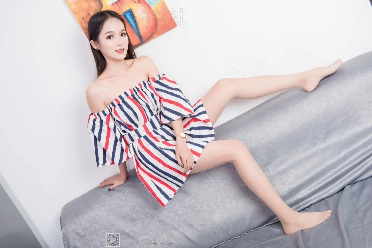 SSA丝社 第048期：女秘书兰兰沙发上的美腿肉丝特写 [99P/128MB]