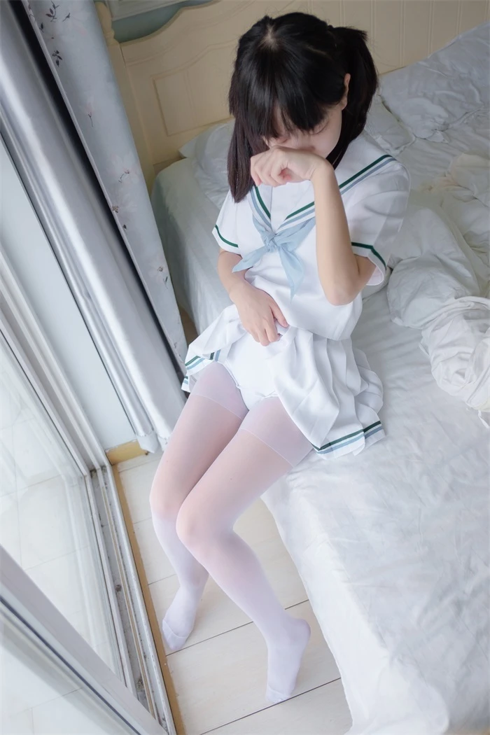 微博双马尾@阿诺不是施瓦辛戈-白色死库水白色制服JK [26P/73.3MB]