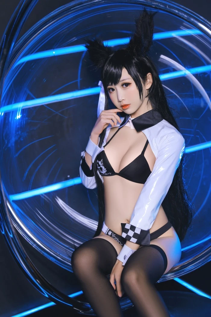 人气动漫Coser@面饼仙儿 – 爱宕赛车娘 黑丝 兽耳 [17P/197MB]