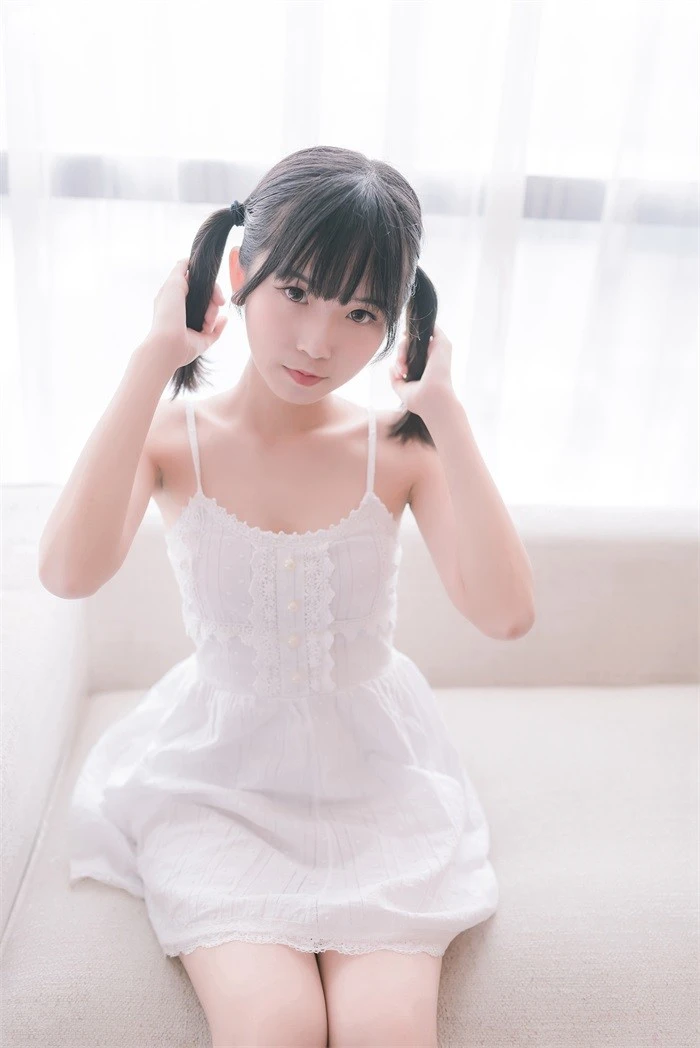 风之领域精品写真@ No.084 白色的睡衣裙 [47P/192MB]