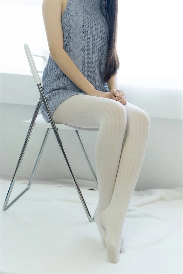 风之领域精品写真@No.087 白丝露背毛衣 [39P/128MB]