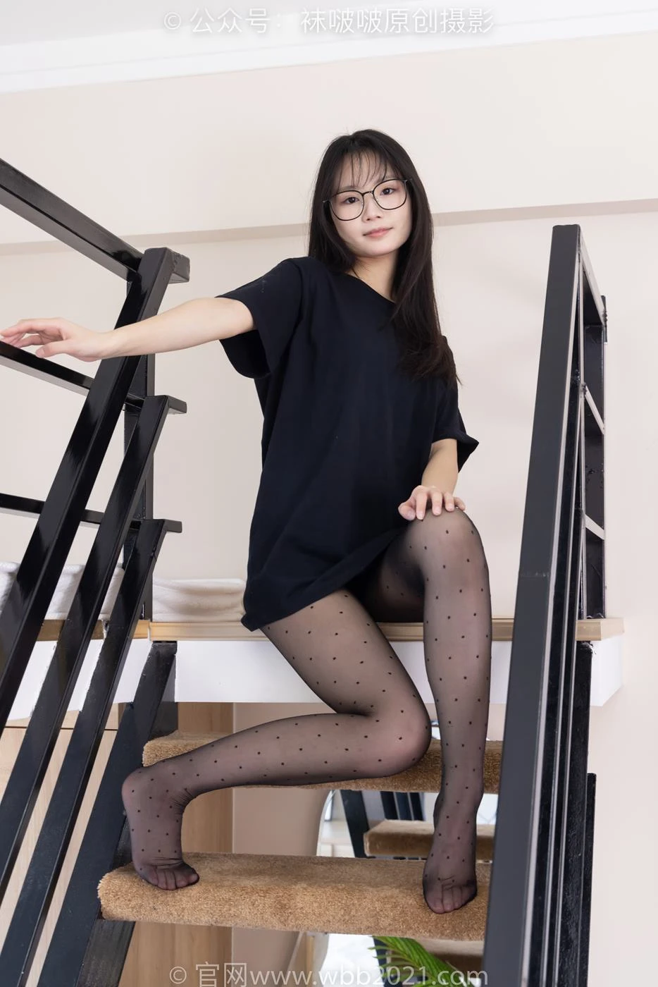 [BoBoSocks袜啵啵]NO.418 甜甜圈-板鞋、白棉袜、波点黑丝[145P/1V/5.87GB]