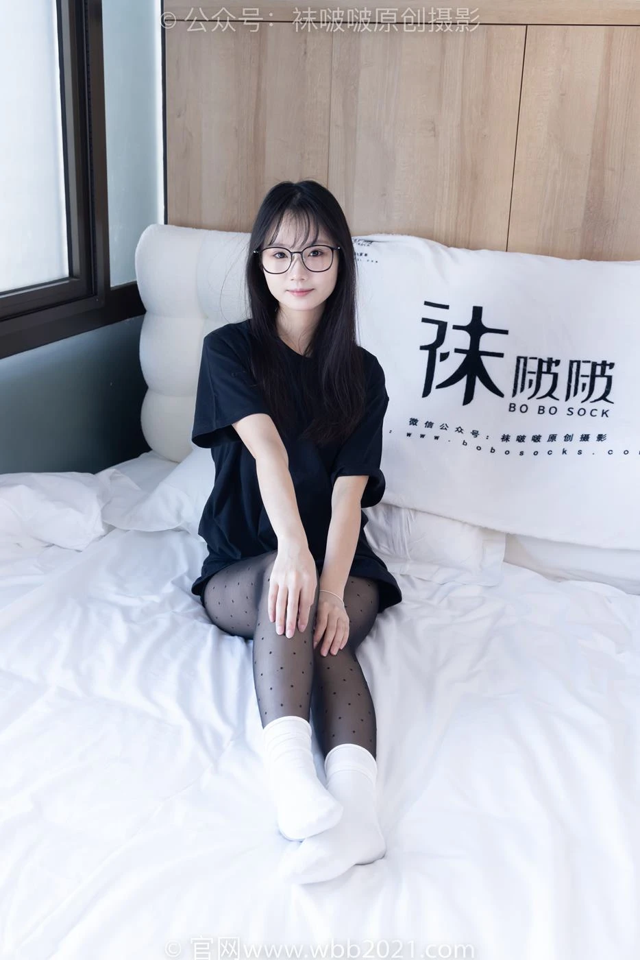 [BoBoSocks袜啵啵]NO.418 甜甜圈-板鞋、白棉袜、波点黑丝[145P/1V/5.87GB]