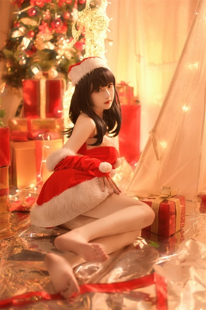 人气动漫Coser@Shika小鹿鹿 圣诞六花 [10P/103MB]