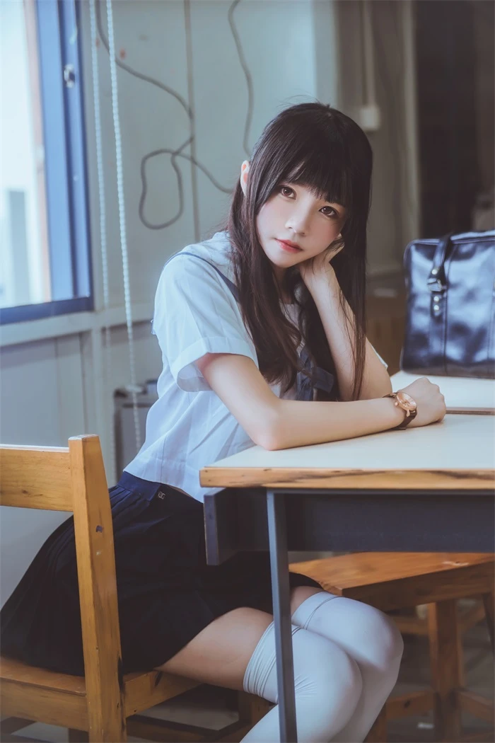 萝莉风COS 桜桃喵 – 蓝白水手服 蝴蝶结 [39P/290MB]