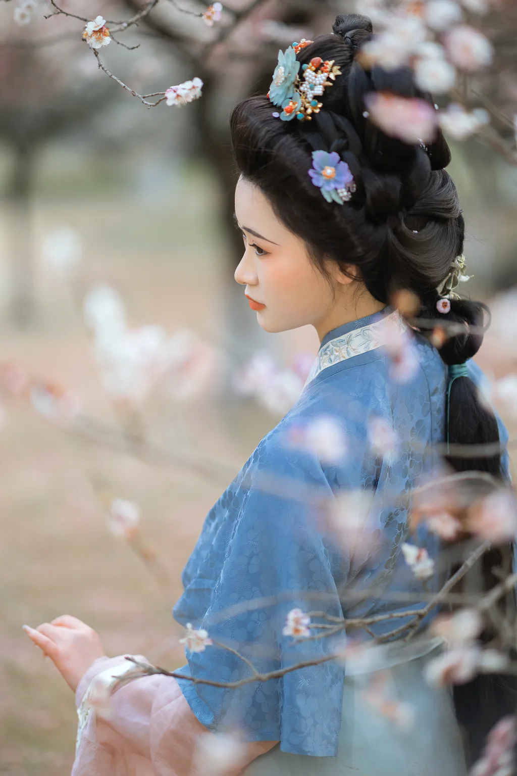 [YITUYU艺图语]2023.06.13 香魂 江月[43+1P/457MB]