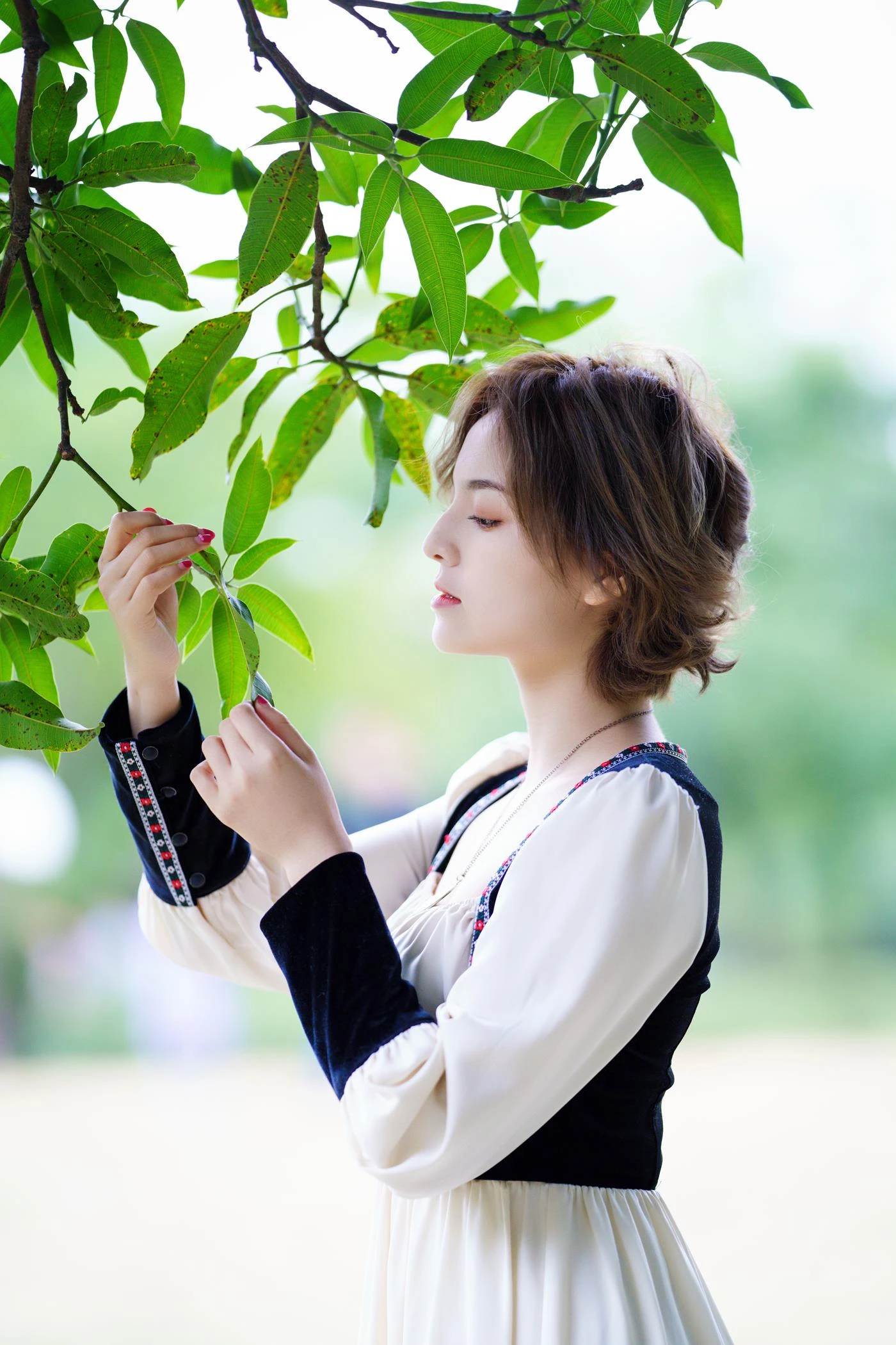 [YITUYU艺图语] 2022.02.13 爱笑的哈萨克族少女 dudu [28P/609MB]