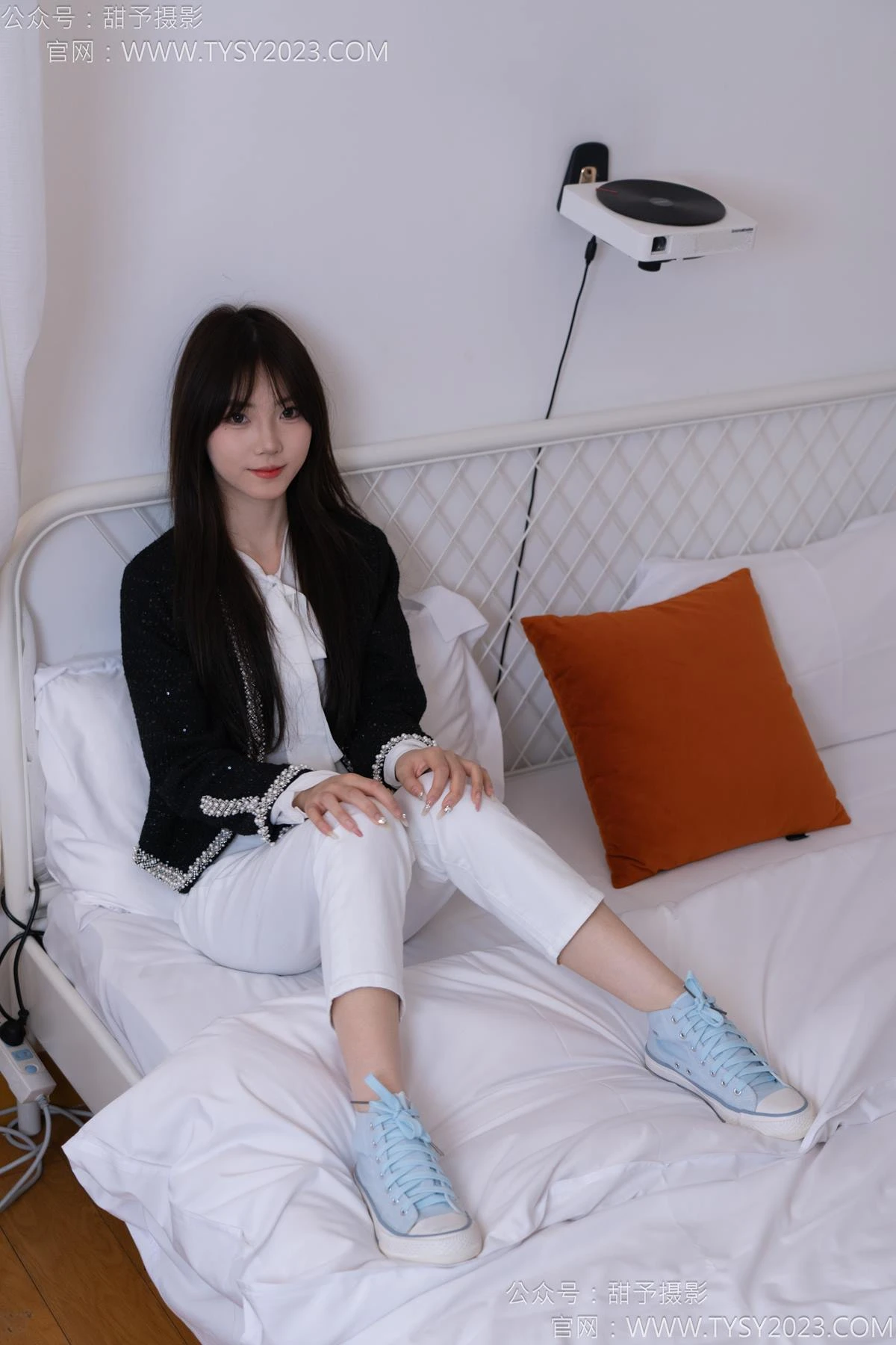 甜予摄影 NO.171 璇璇-帆布鞋、白棉袜、抖腿剧情[151P/2V/10.5GB]