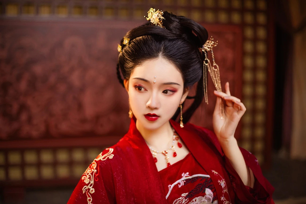 [YITUYU艺图语] 2021.08.21 公主小札—迎亲 猫夏小卡 [27P/798MB]