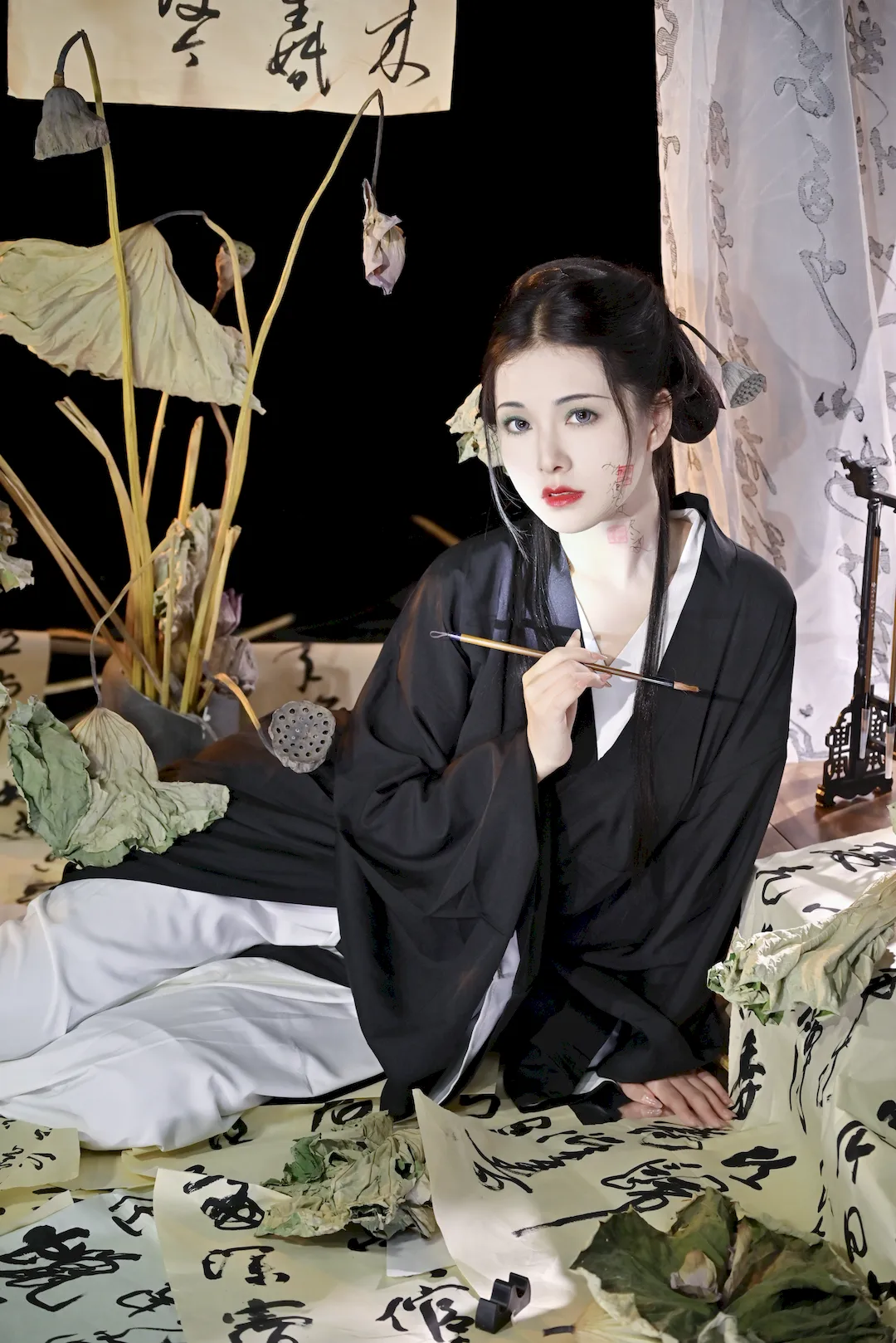[YITUYU艺图语]2023.08.16 残荷 伊伊不想长胖胖[29+1P/499MB]