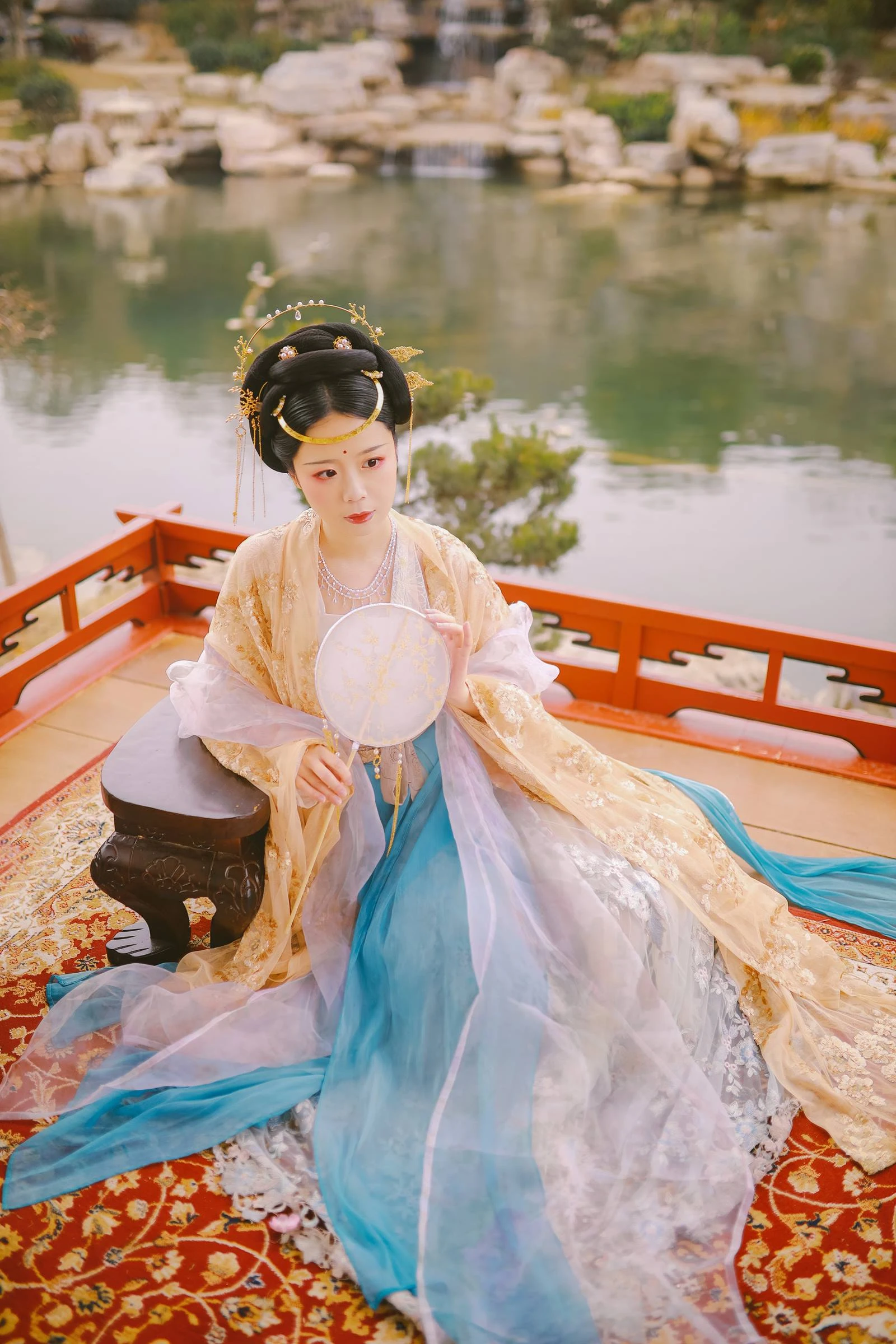 [YITUYU艺图语]2022.08.24 云想衣裳花想容 Suky喜欢软绵绵毛茸茸的团子[21+1P/199MB]