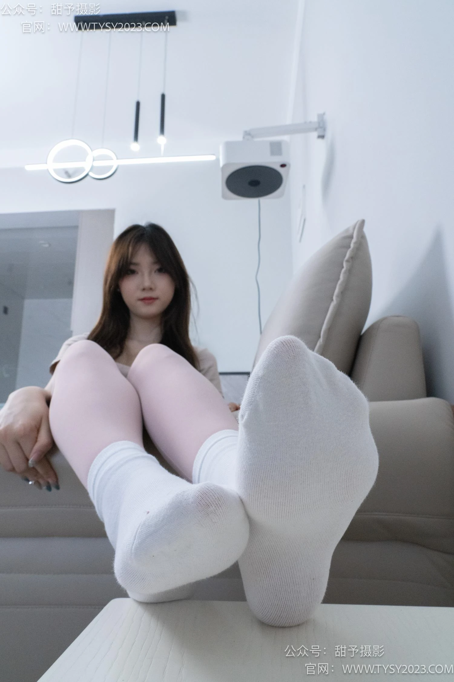 甜予摄影 NO.053 璇璇-瑜伽裤、运动鞋、白棉袜、裸足[149P/2V/11.1GB]