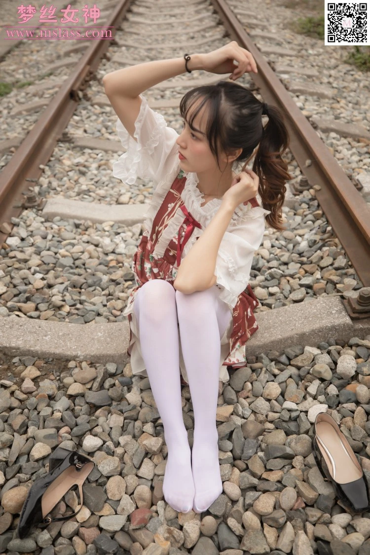 [MSLASS梦丝女神] 2019-10-27 玥玥 白丝洛丽塔 [70P/459MB]