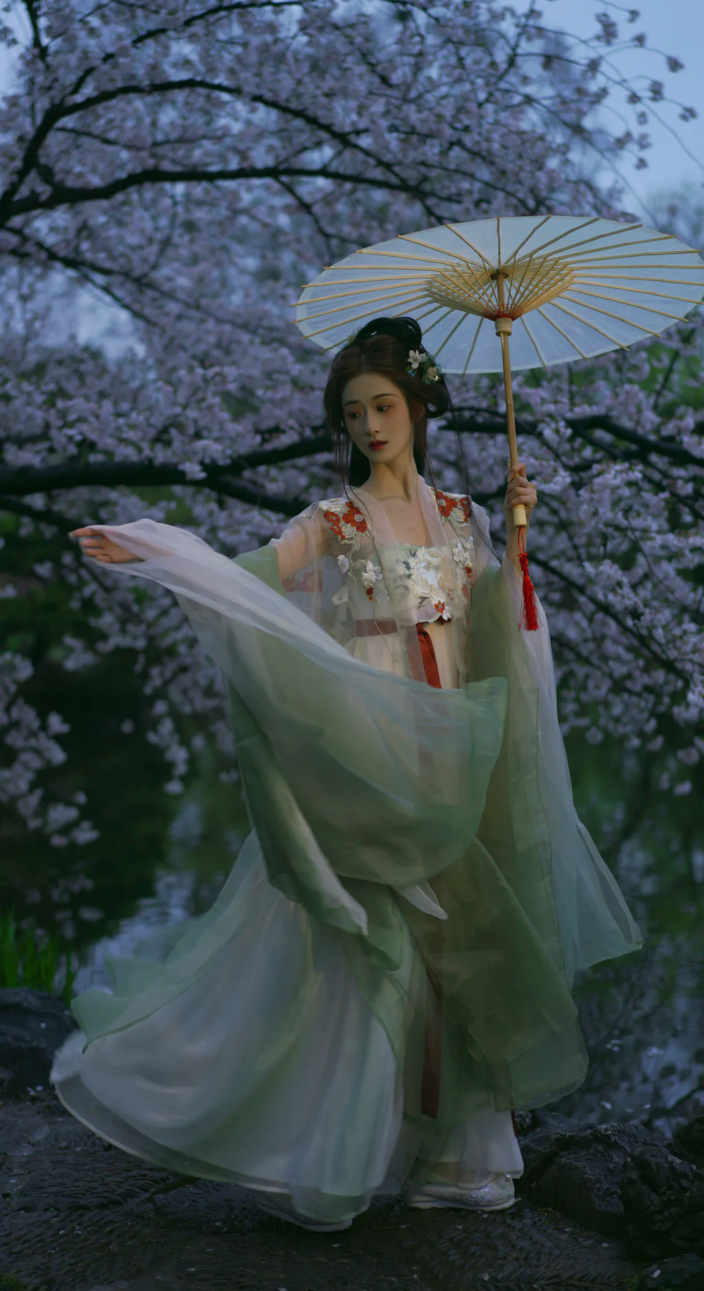 [YITUYU艺图语]2023.04.13 夜探樱 疏莉[22+1P/275MB]