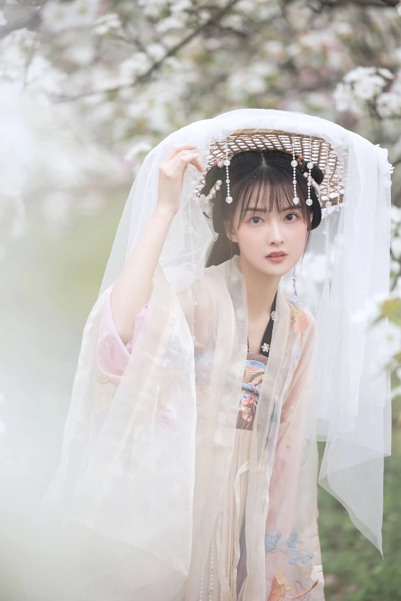 [YITUU艺图语] 2022.03.29 梨花 [28P/212MB]