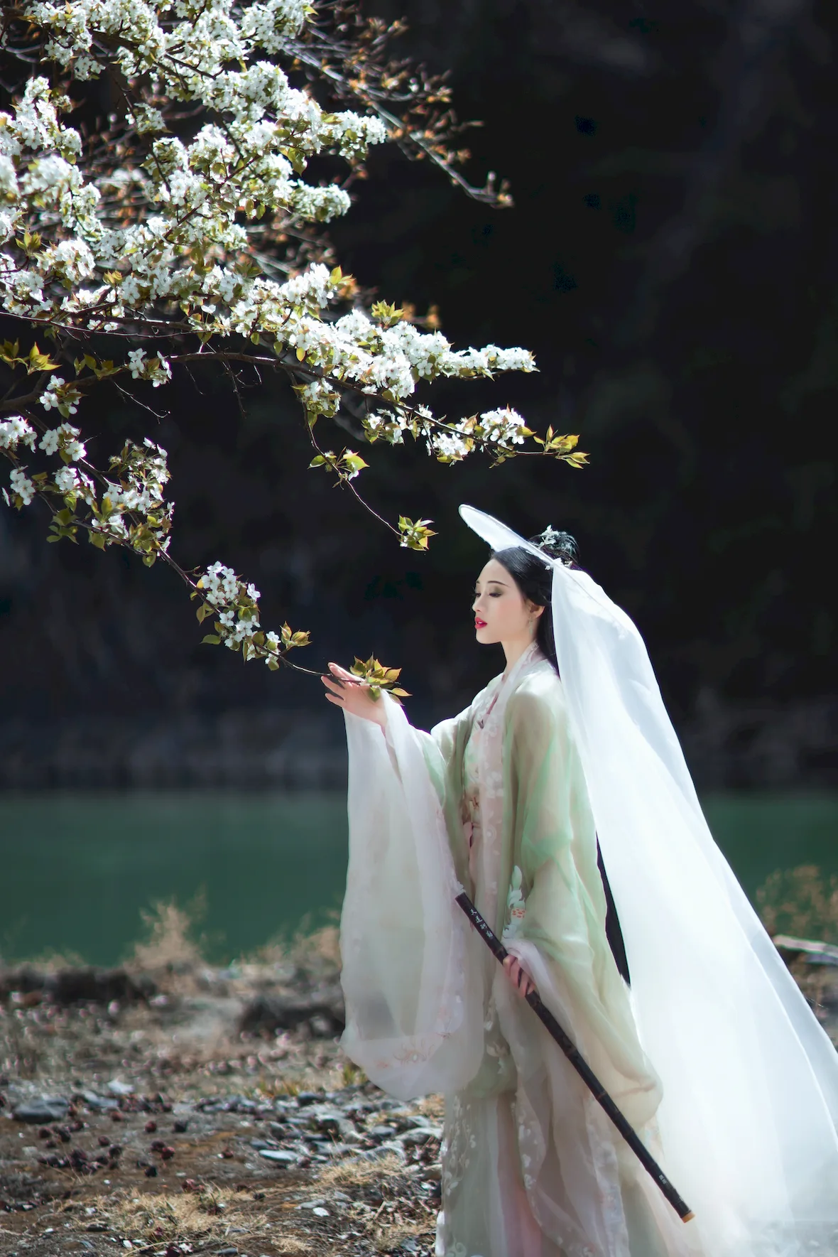 [YITUYU艺图语]2023.07.05 梨花意 薇薇[37+1P/756MB]