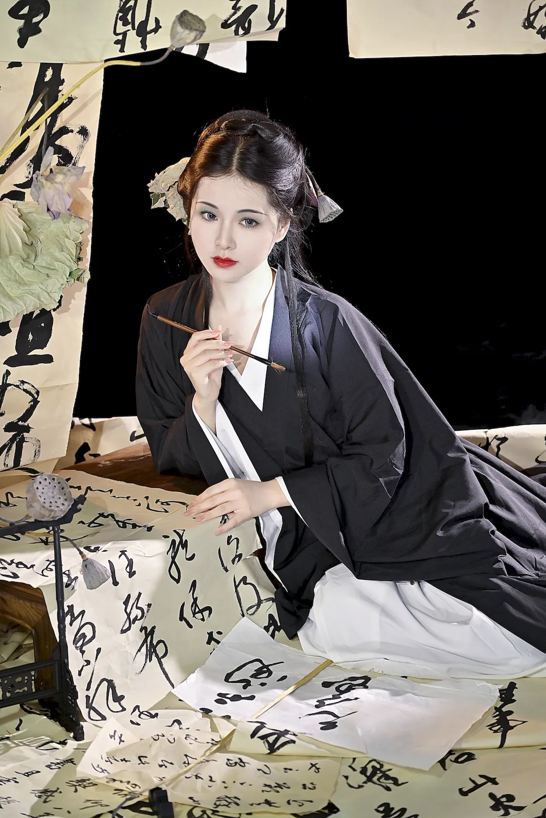 [YITUYU艺图语]2023.08.16 残荷 伊伊不想长胖胖[29+1P/499MB]