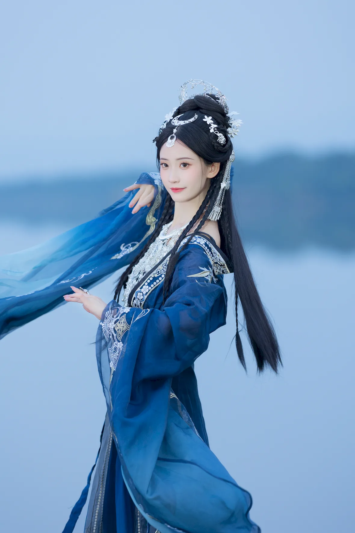 [YITUYU艺图语]2023.07.06 苗疆圣女 嘉月月月[20+1P/113MB]