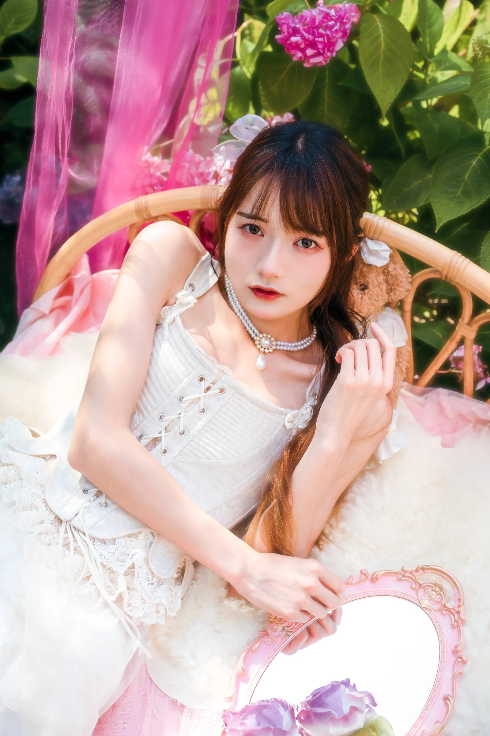 [YITUYU艺图语]2022.10.10 白玫瑰魔女 啊颜不咸[22+1P/178MB]