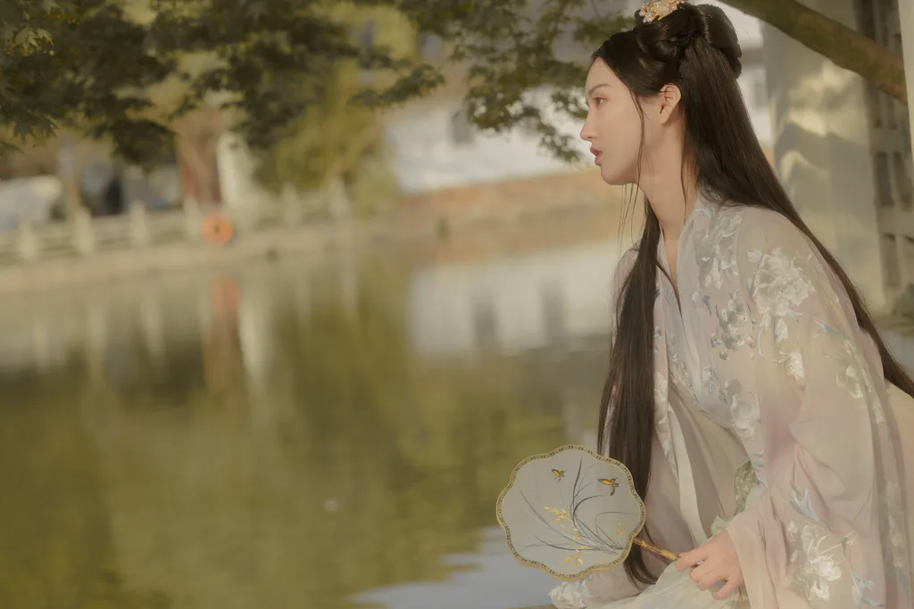 [YITUYU艺图语]2023.04.09 游园惊梦 琦琦[44+1P/804MB]