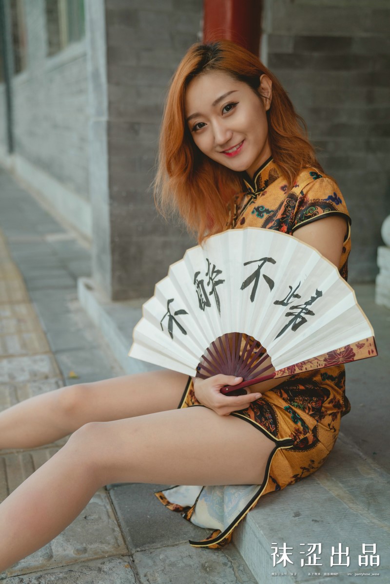 袜涩写真 VOL.074 刘哈哈-黄袍 [53P/105MB]
