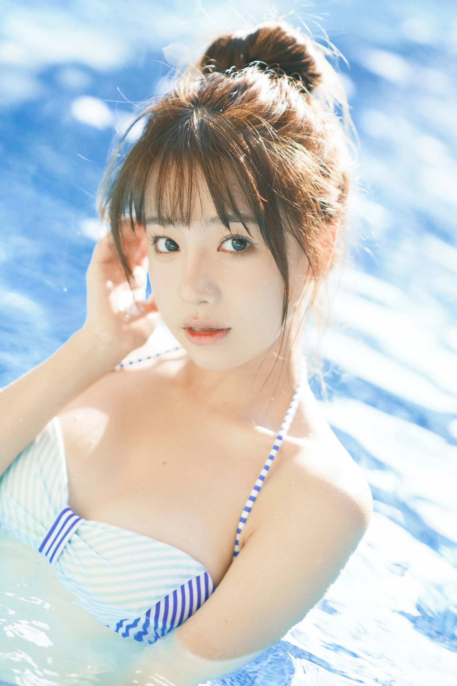 [YITUYU艺图语]2022.09.07 夏日泳池 温思儿vv[23+1P/187MB]