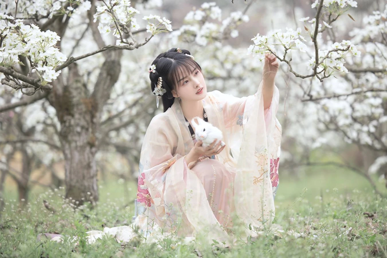 [YITUU艺图语] 2022.03.29 梨花 [28P/212MB]