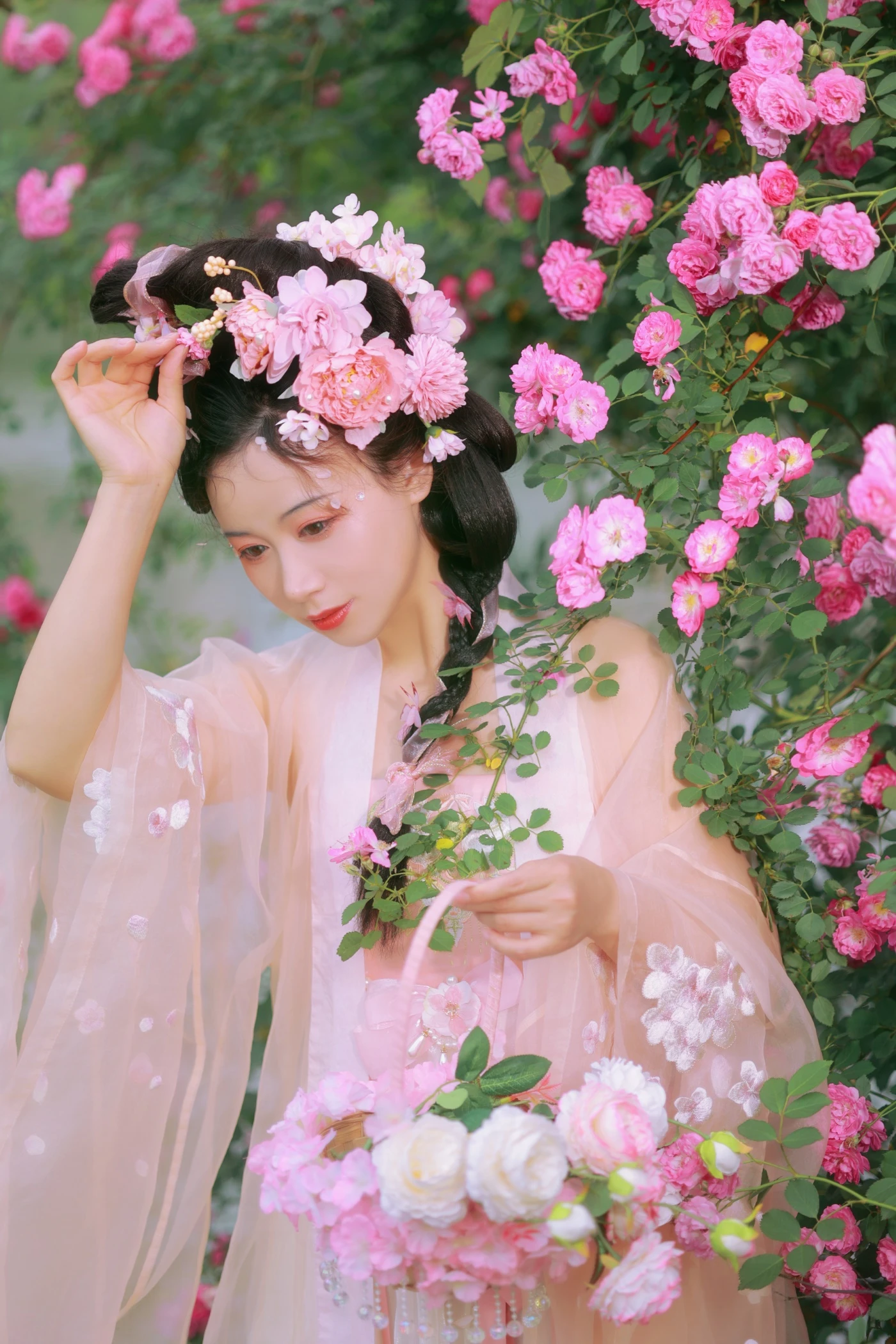 [YITUYU艺图语] 2022.06.18 蔷薇花神 笑笑 [35P/294MB]
