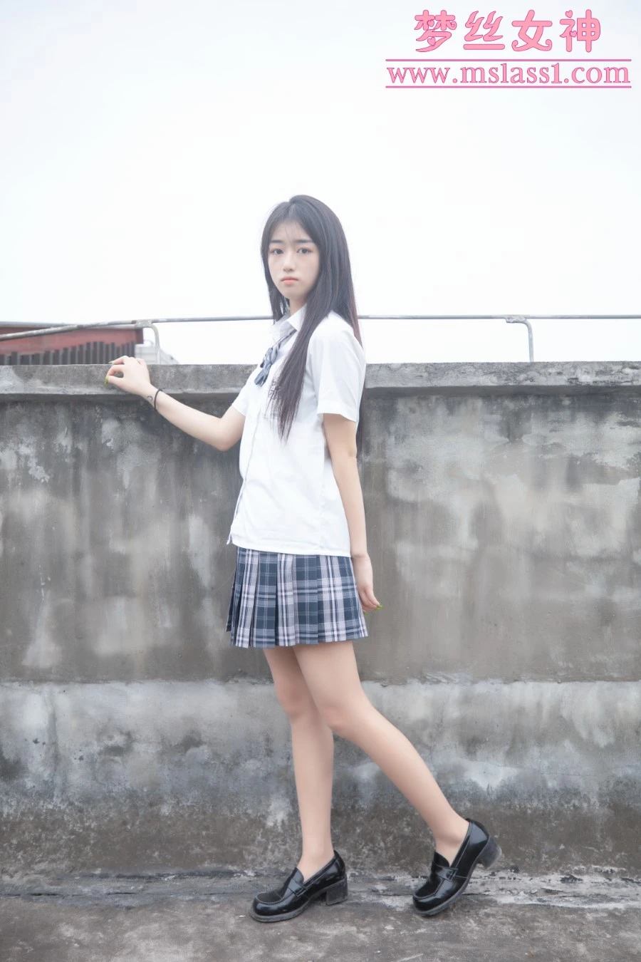 [MSLASS梦丝女神]2021.06.21 天台JK少女 王娇娇 [64+1P/406MB]