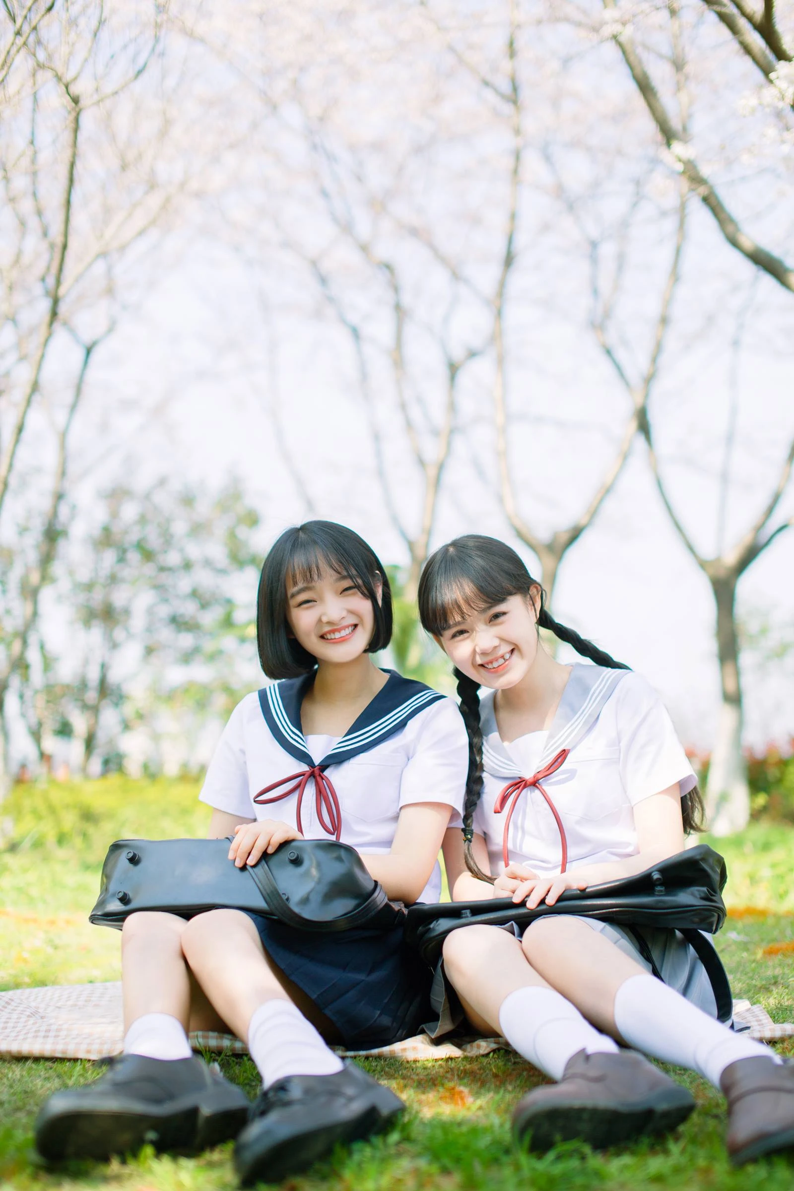 [YITUYU艺图语]2022.10.24 樱花少女 caoie-&聪儿ii[31+1P/353MB]