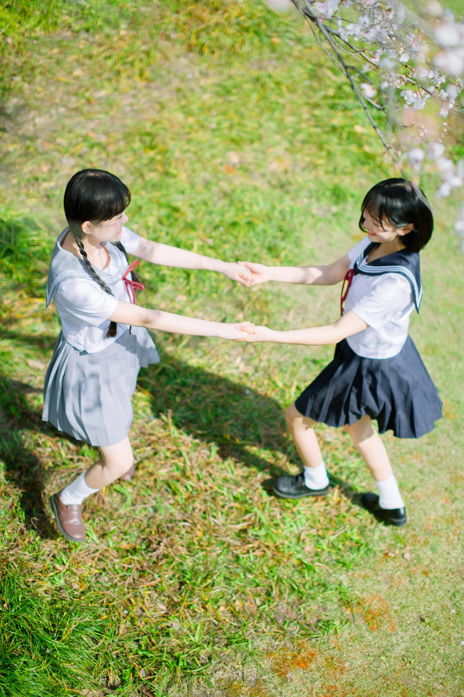 [YITUYU艺图语]2022.10.24 樱花少女 caoie-&聪儿ii[31+1P/353MB]