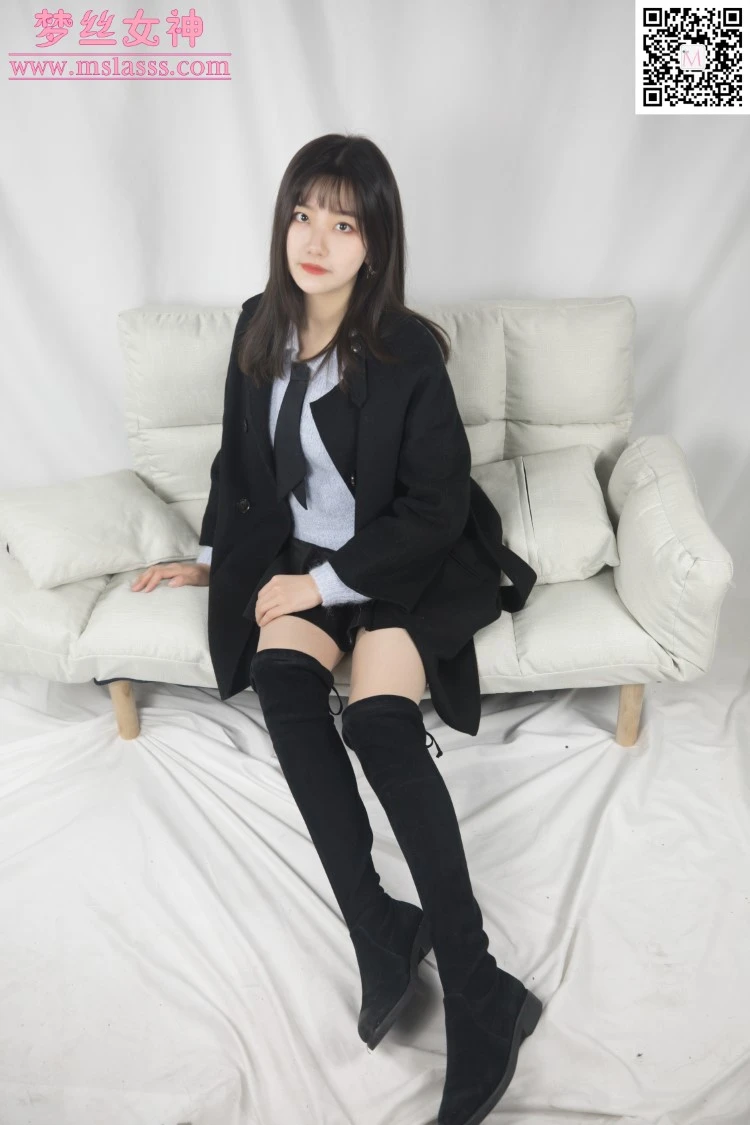 [MSLASS梦丝女神] 2020-01-07 小盐 黑风衣下的肉丝美腿 [61P/1V/0.98GB]