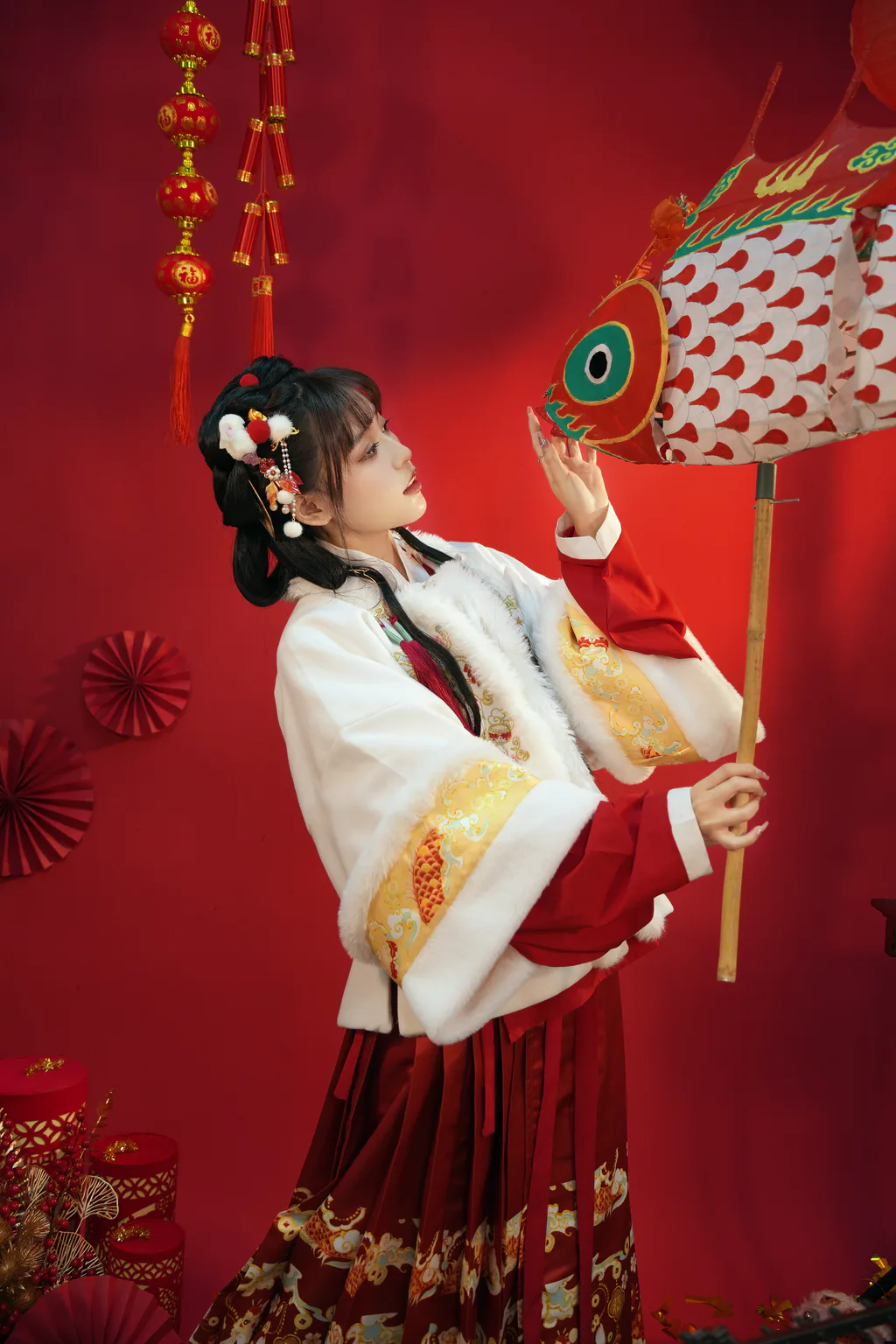 [YITUYU艺图语]2023.02.28 新年汉服 滕[23+1P/463MB]