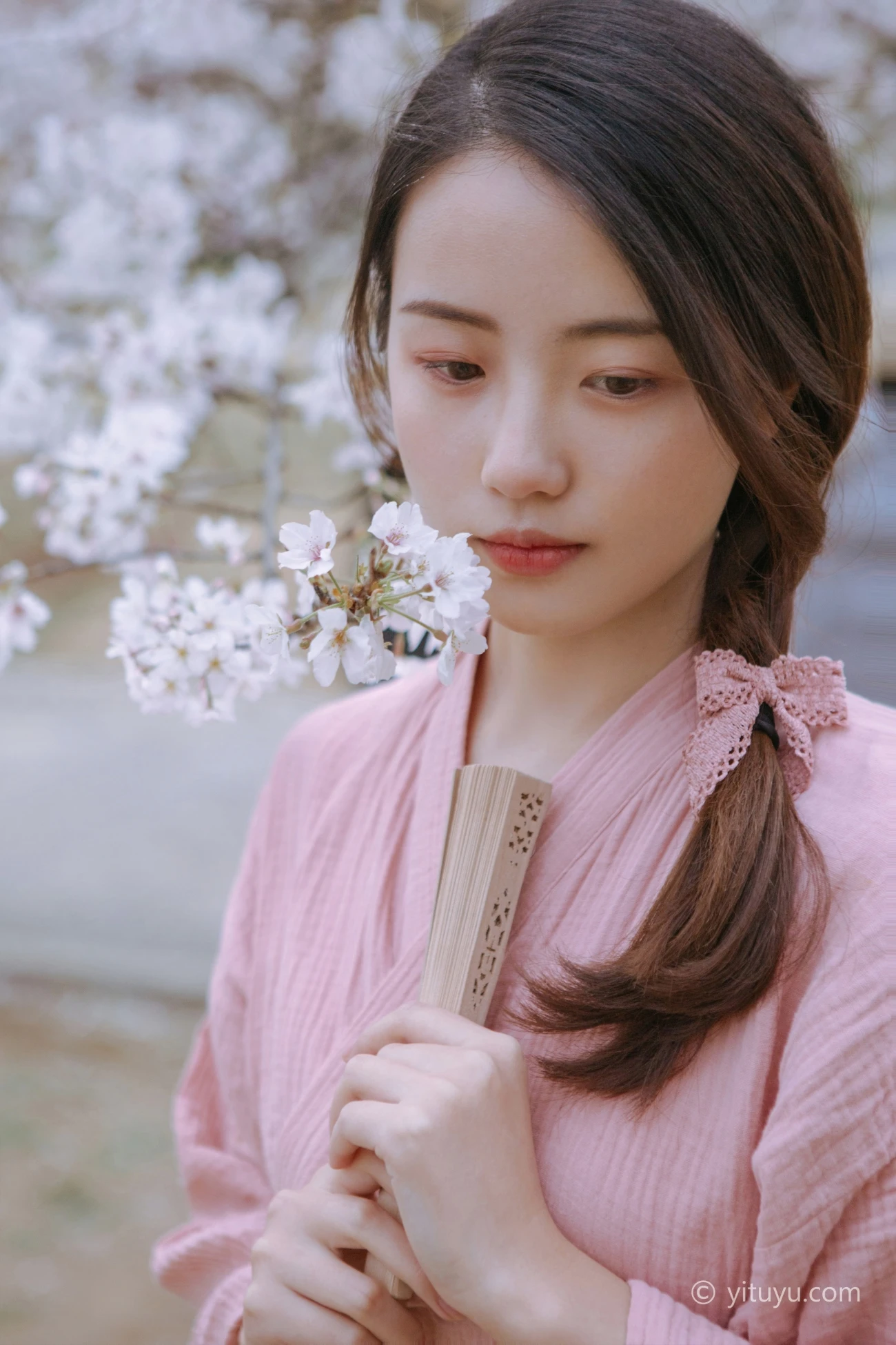 [YITUYU艺图语] 2021.05.19 起风渐暖，樱花将灿 一只小四月 [24P/275MB]