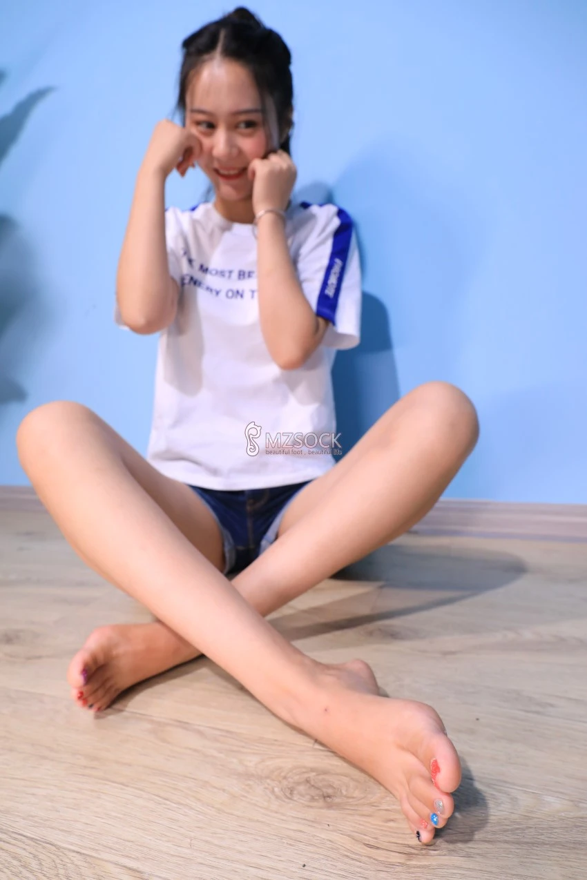[MZSOCK]爱镁足 No.065 雪雪 [33P/133MB]