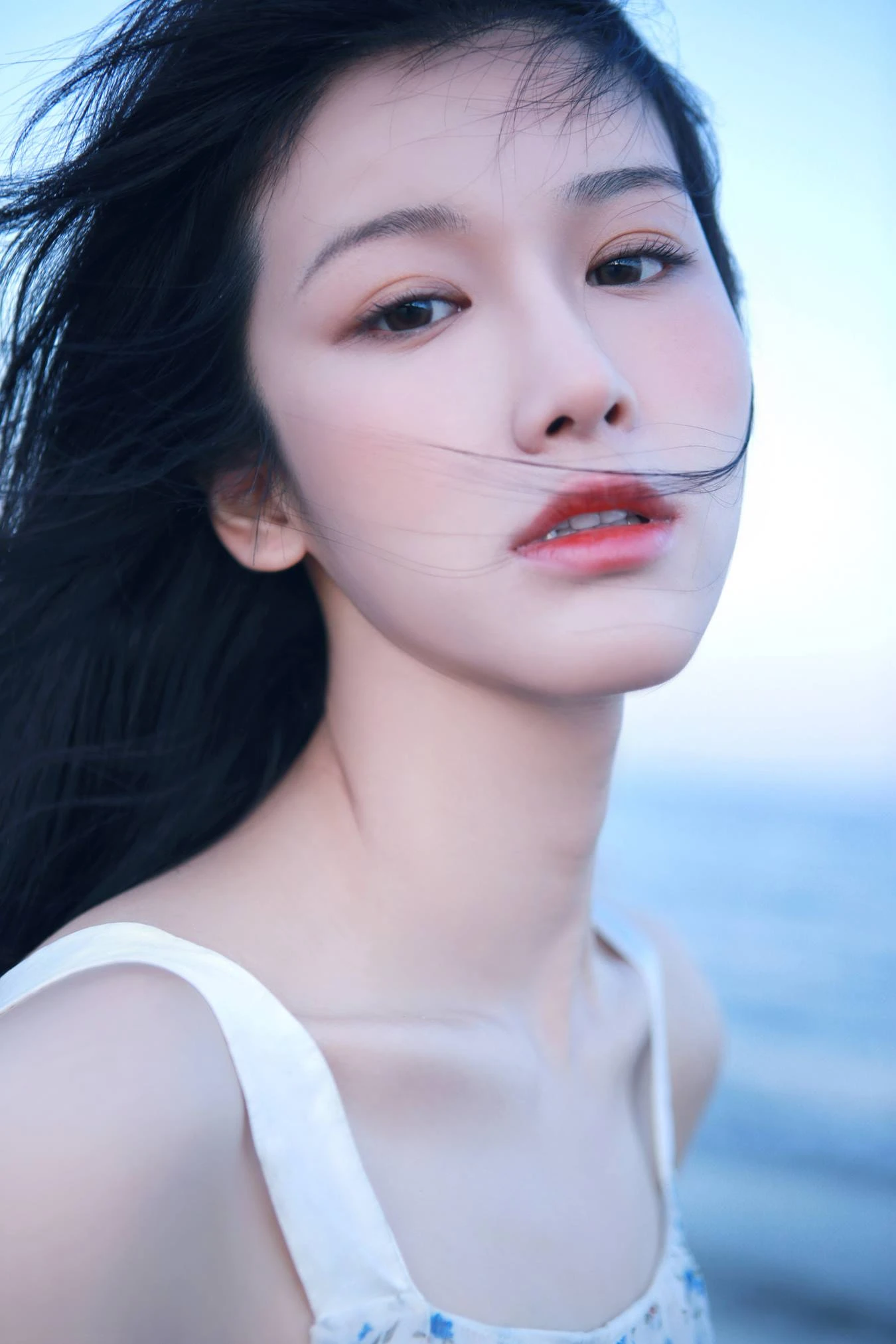 [YITUU艺图语] 2022.05.15 很靠近海 尚雨茜Momooly [26P/201MB]