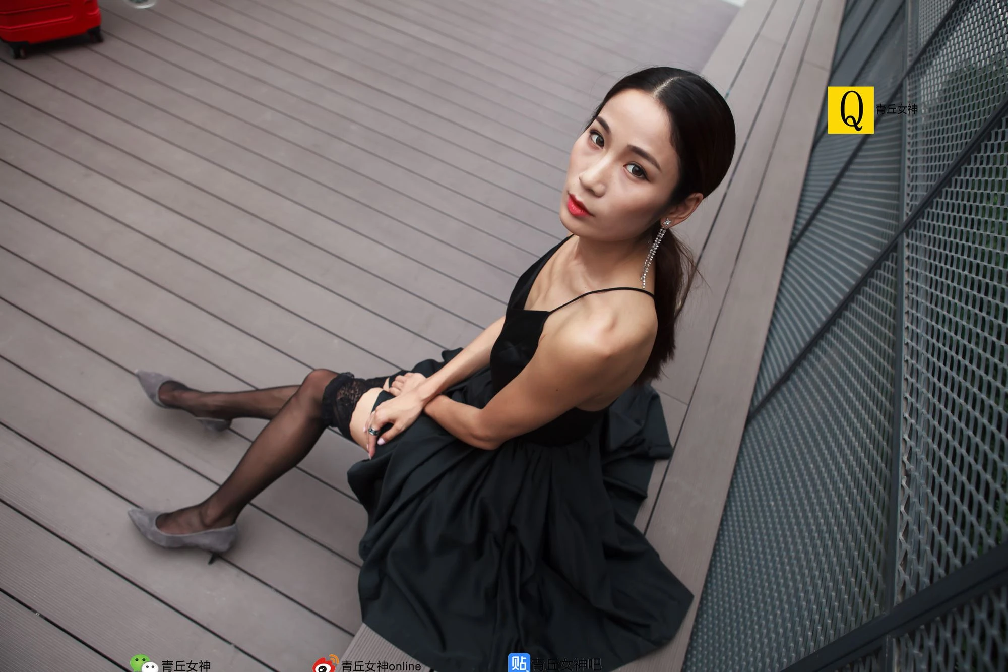 [青丘女神] NO.009 优雅的黑吊带裙 [99P/40.1MB]