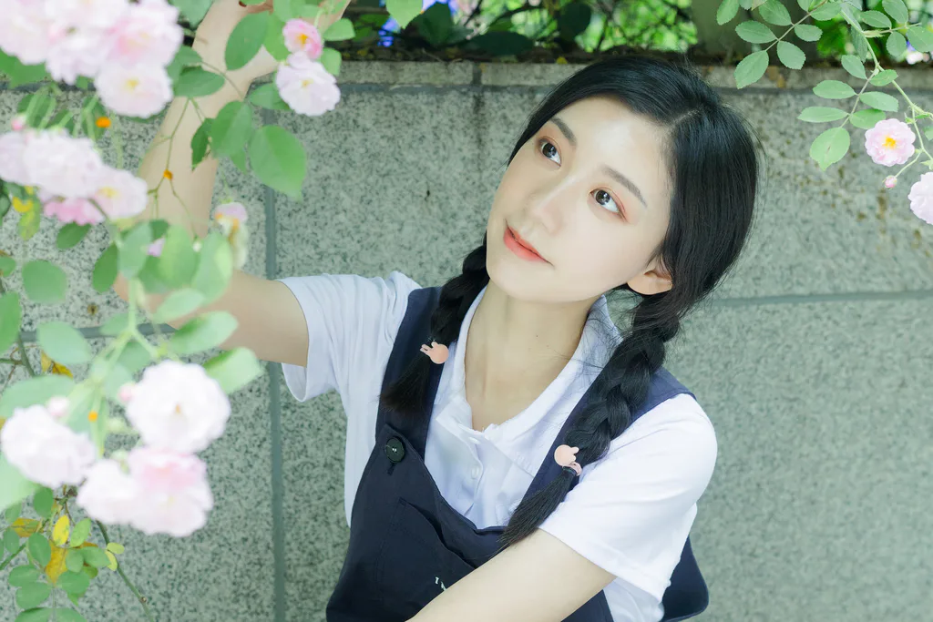 [YITUYU艺图语]2023.02.11 除了春天和蔷薇 饲猫少女-[25+1P/334MB]