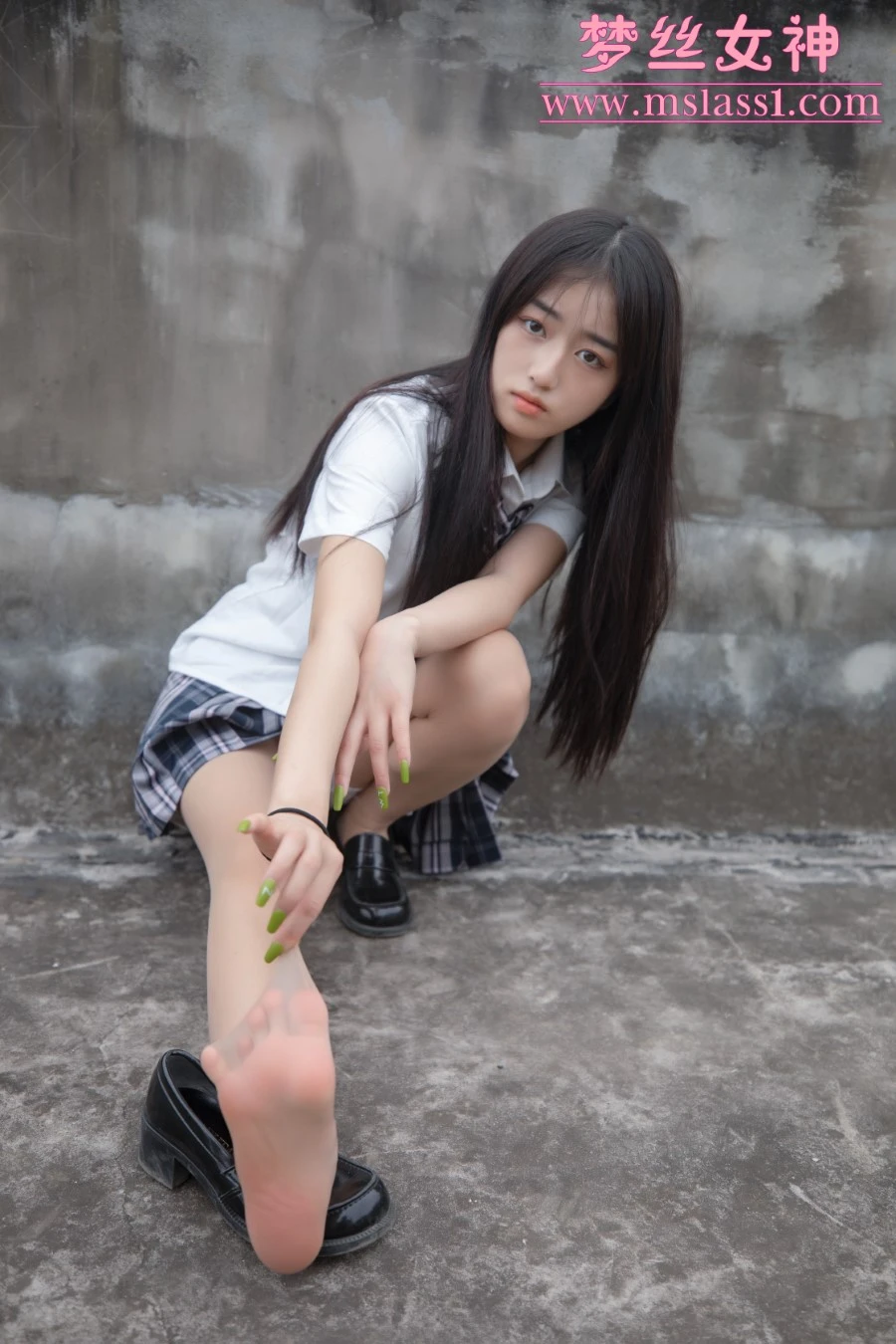[MSLASS梦丝女神]2021.06.21 天台JK少女 王娇娇 [64+1P/406MB]