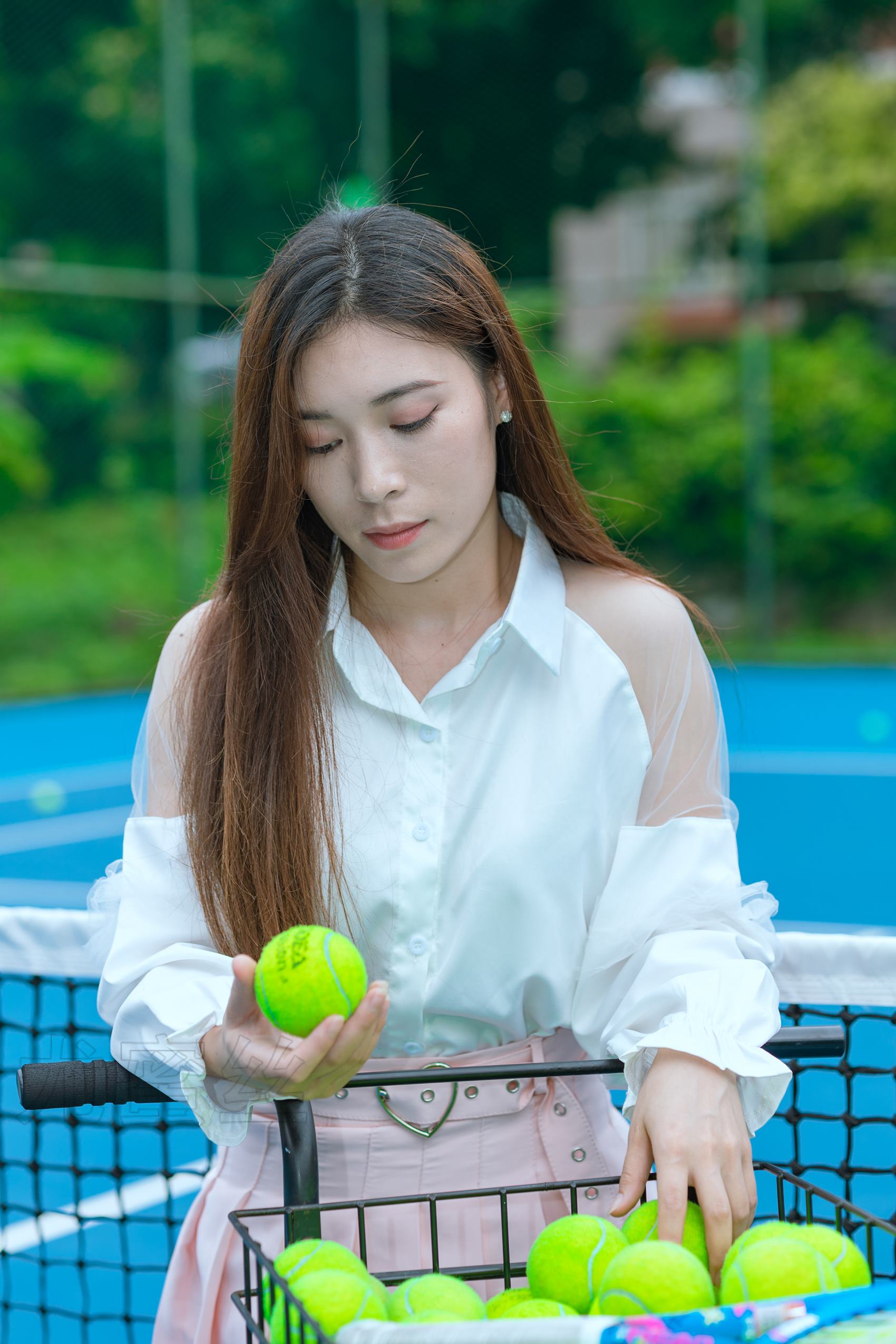 尤蜜丝 NO.058 穿搭推广展示图集 黑丝肉丝对对碰[75P/629MB]