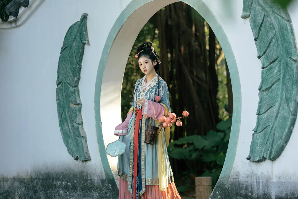 [YITUYU艺图语]2023.03.29 浣溪沙·小院闲窗春色深 沉诗思[21+1P/260MB]