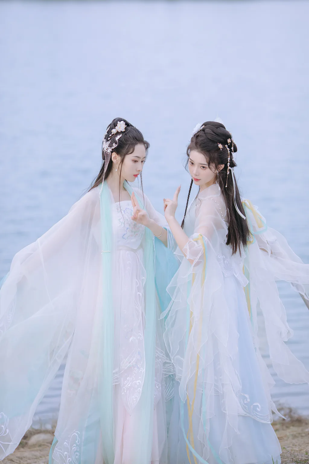 [YITUYU艺图语]2023.04.23 仙岛修真日常 褚鸢鸢&小宇咂 [23+1P/175MB]