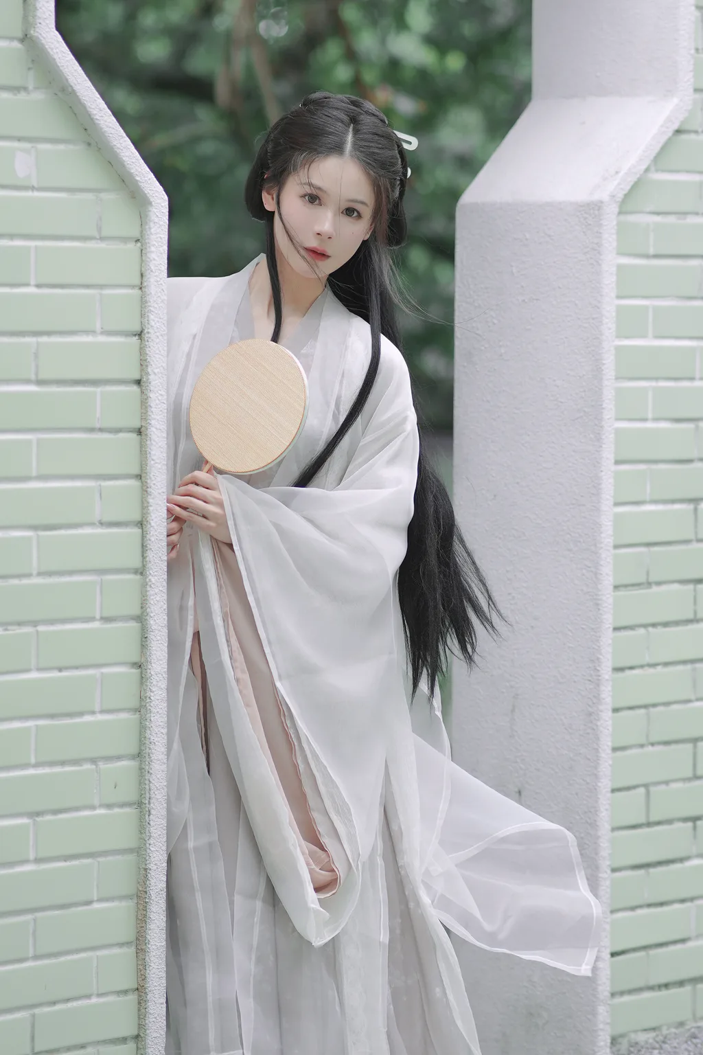 [YITUYU艺图语]2023.08.14 寂静许清欢 亦亦[21+1P/175MB]