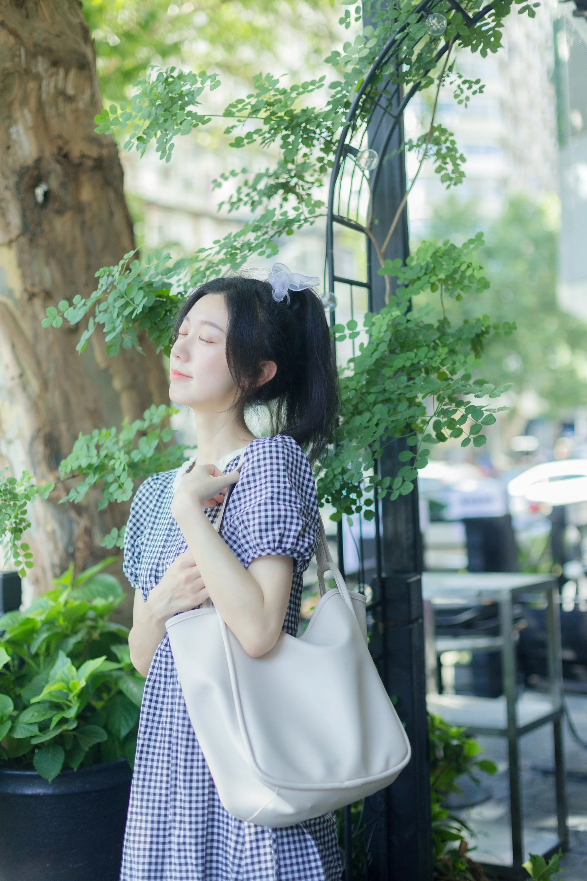 [YITUYU艺图语]2022.08.02 今日暂停营业 饲猫少女-[39+1P/476MB]