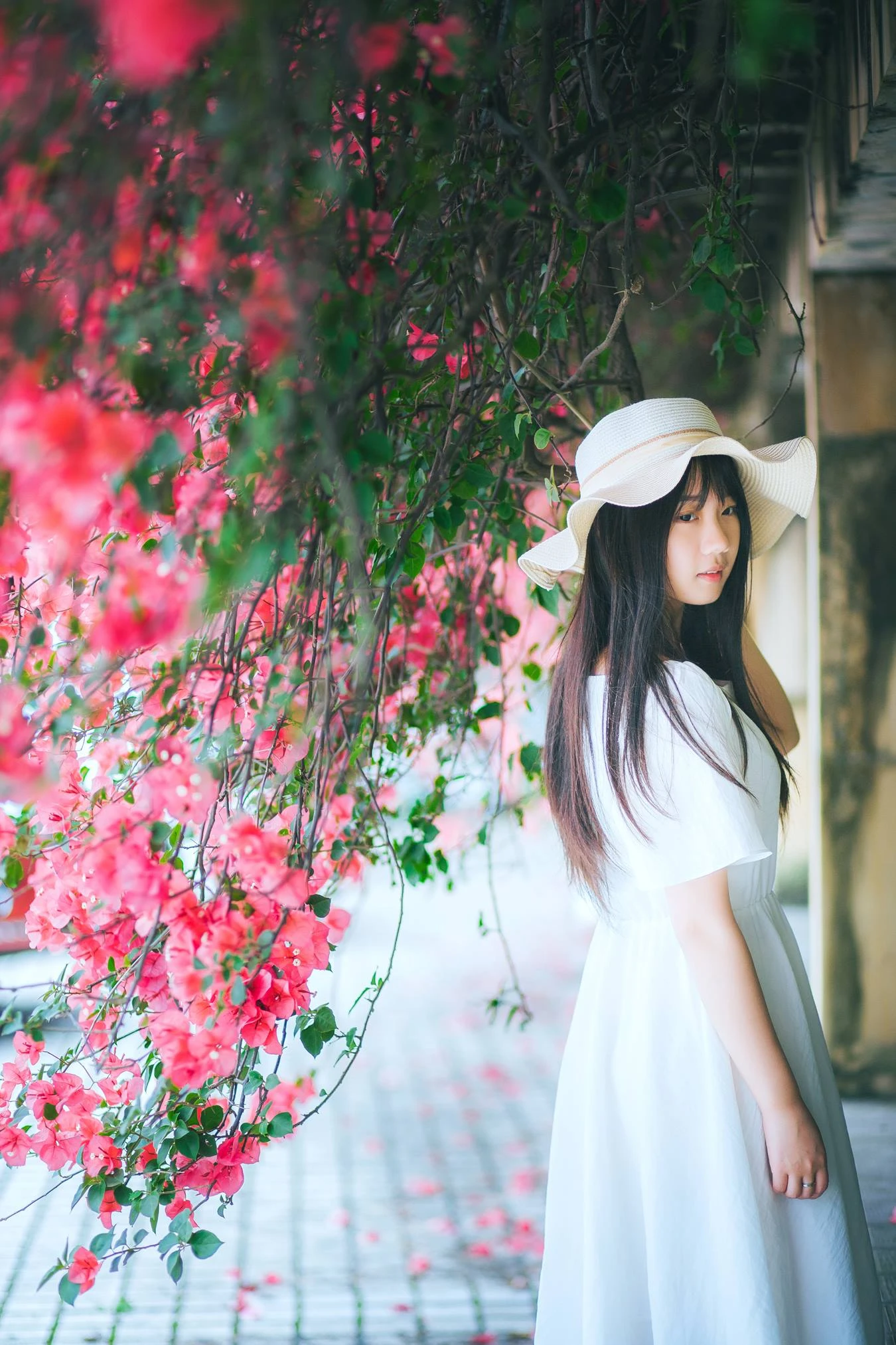 [YITUU艺图语] 2022.04.21 花和那姑娘 紫卿 [23P/475MB]