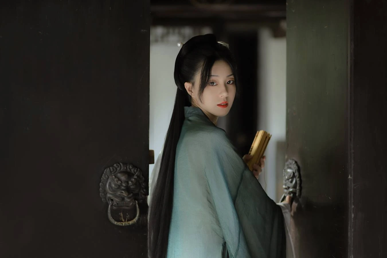 [YITUU艺图语] 2022.05.13 逍遥客 我再想想 [23P/182MB]