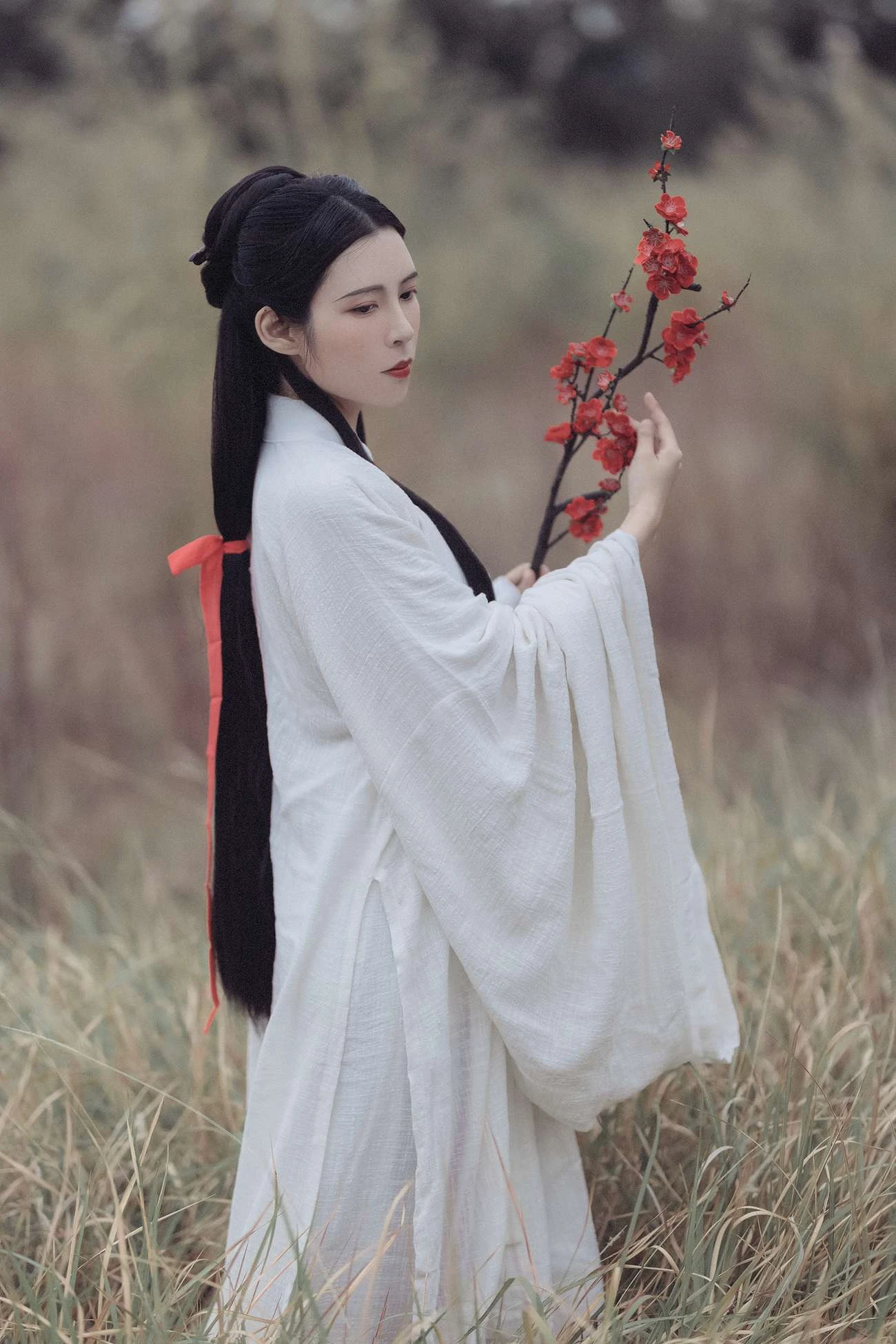 [YITUYU艺图语] 2021.10.22 白衣隐 Yiyi [27P/572MB]