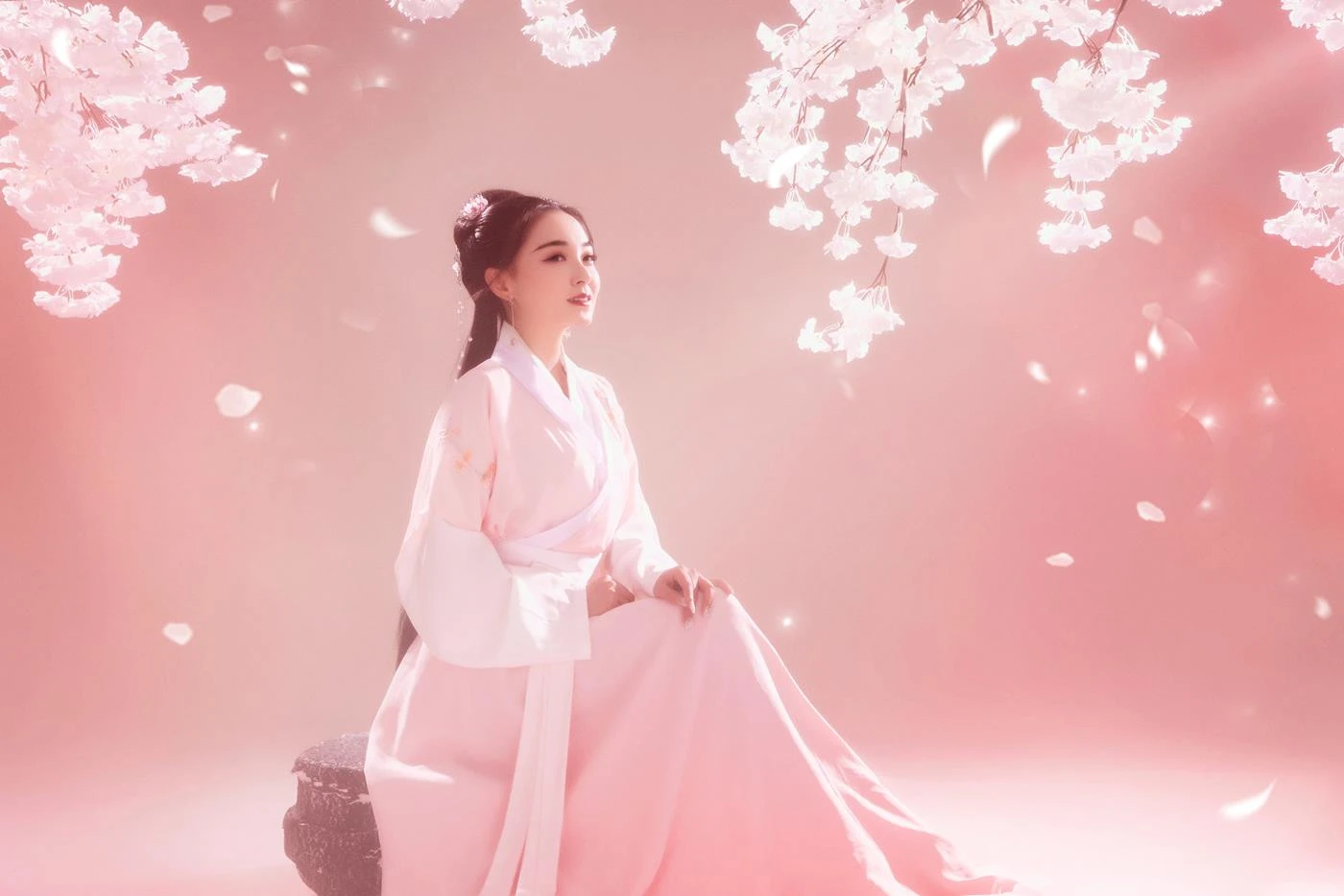 [YITUYU艺图语] 2022.02.18 桃憬洛 倩宝 [23P/666MB]