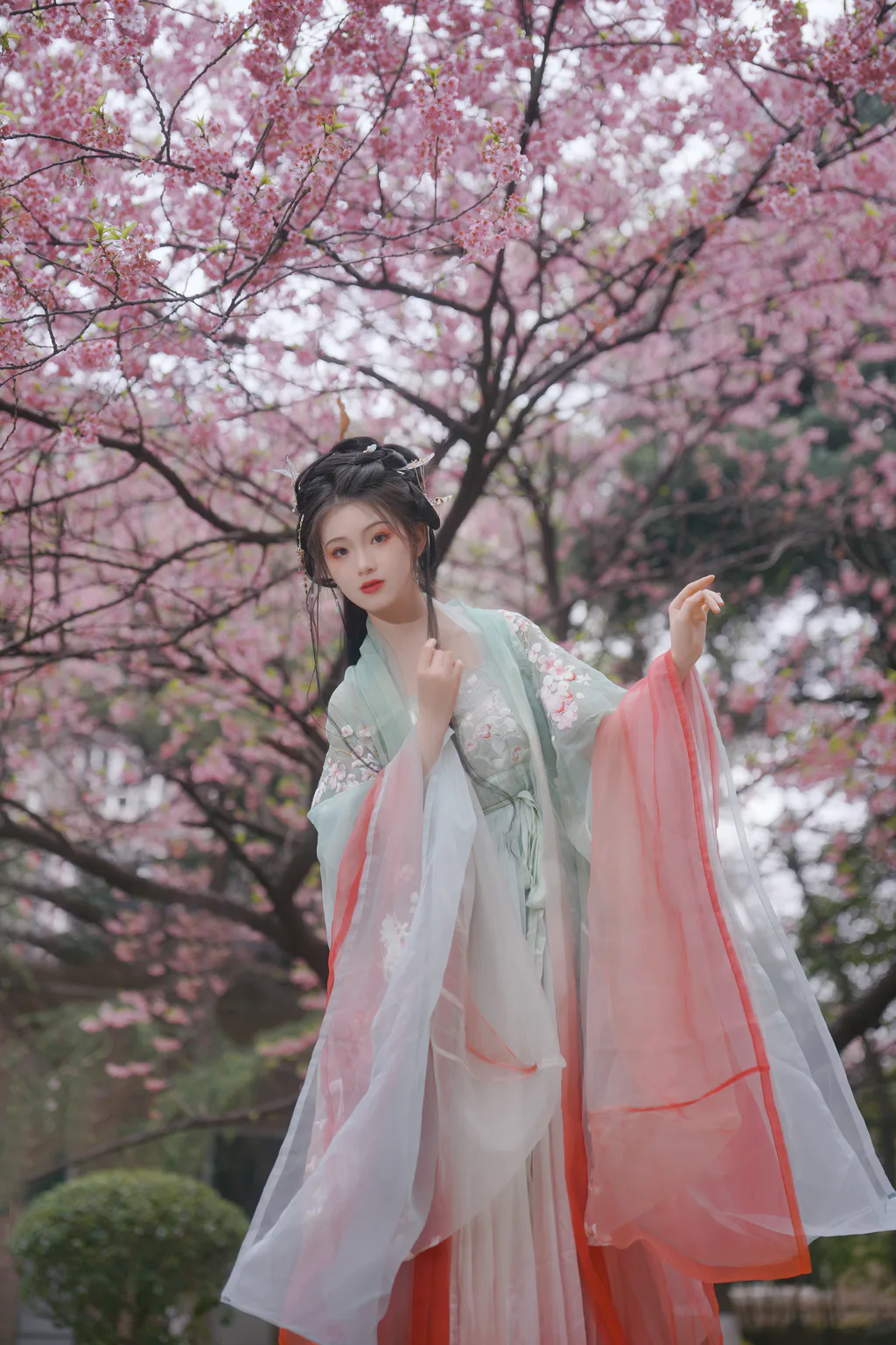 [YITUYU艺图语]2023.03.21 弄花香满衣 悦璃[21+1P/345MB]