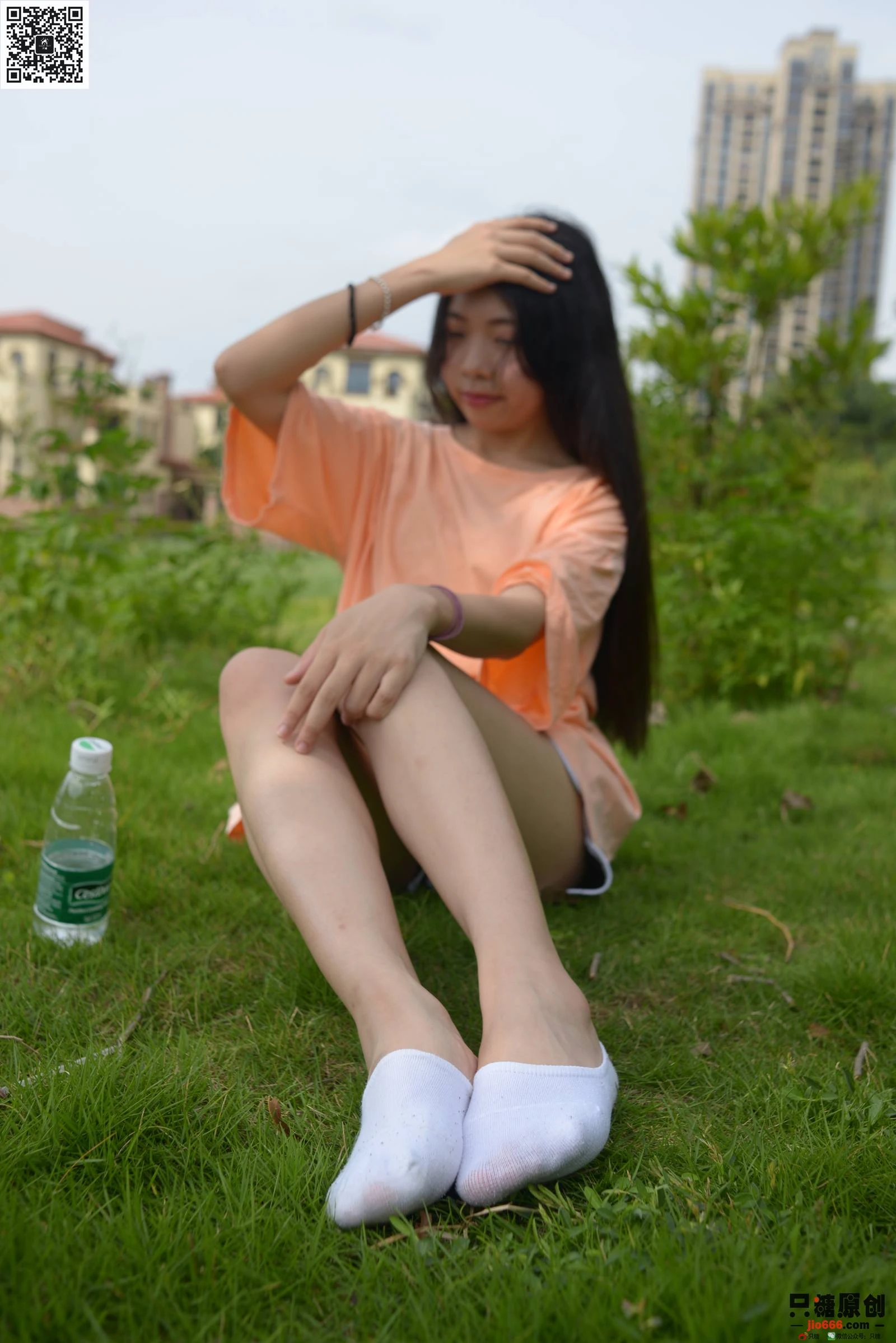 只糖棉袜 NO.433 小语 – 与夏天的拥抱 [77P/1V/577MB]